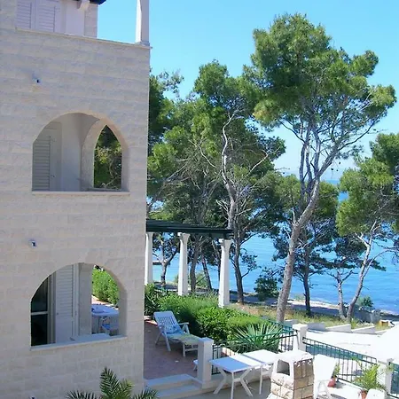 La Riva - Seafront Sutivan