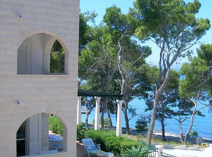 La Riva - Seafront Sutivan