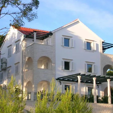 Apartment La Riva - Seafront Sutivan