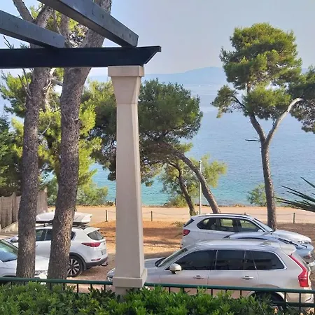 La Riva - Seafront Апартаменты *