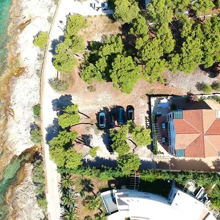 La Riva - Seafront Апартаменты *